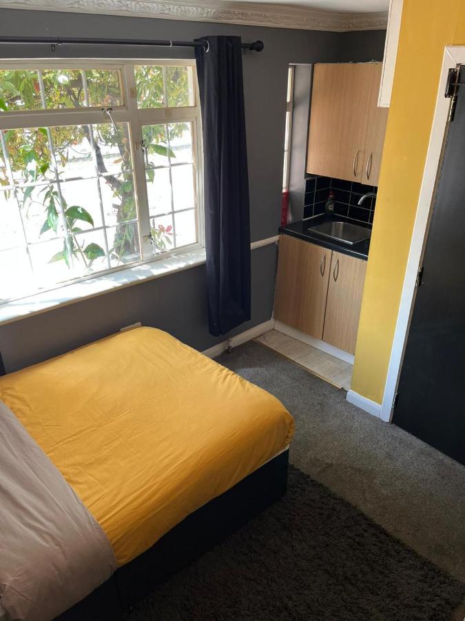 Hatfield Save-Money Rooms - 10Over10 For Price! Eksteriør bilde