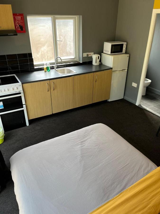 Hatfield Save-Money Rooms - 10Over10 For Price! Eksteriør bilde