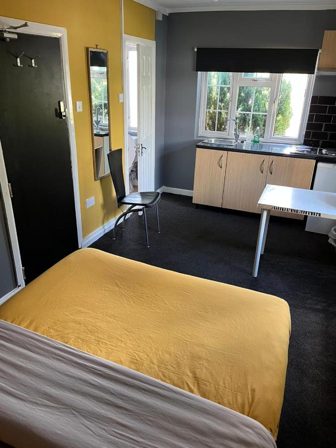 Hatfield Save-Money Rooms - 10Over10 For Price! Eksteriør bilde