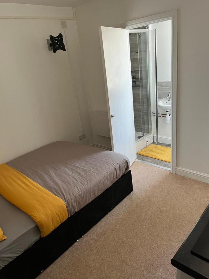 Hatfield Save-Money Rooms - 10Over10 For Price! Eksteriør bilde
