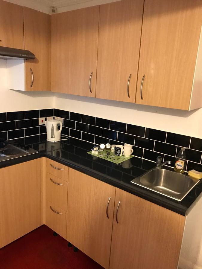 Hatfield Save-Money Rooms - 10Over10 For Price! Eksteriør bilde