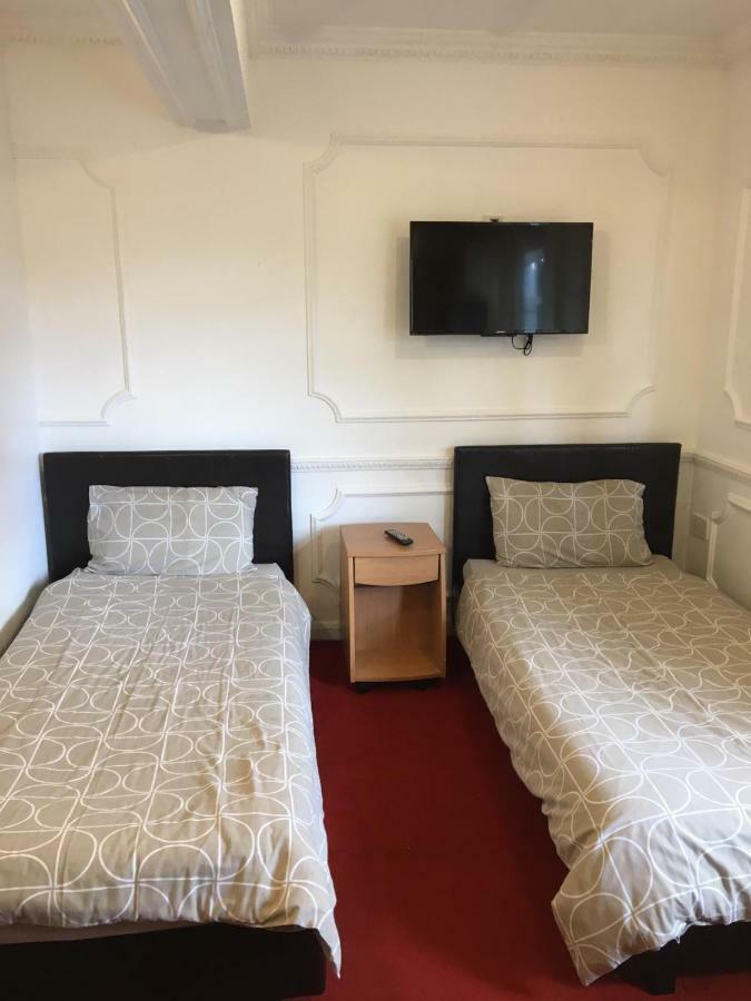 Hatfield Save-Money Rooms - 10Over10 For Price! Eksteriør bilde