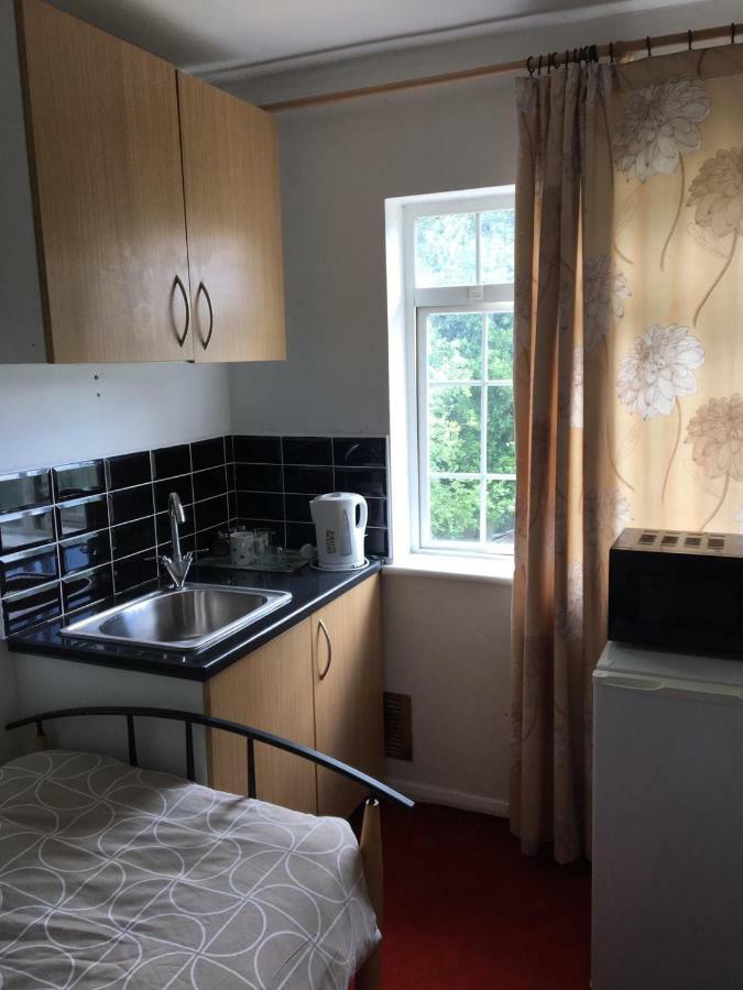 Hatfield Save-Money Rooms - 10Over10 For Price! Eksteriør bilde