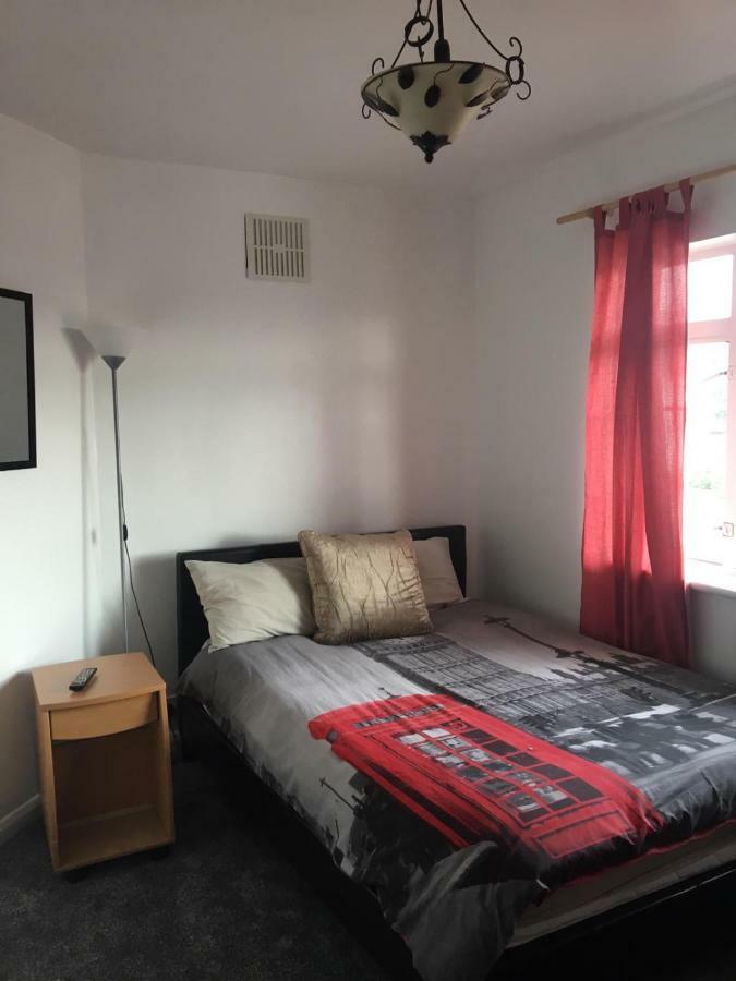 Hatfield Save-Money Rooms - 10Over10 For Price! Eksteriør bilde